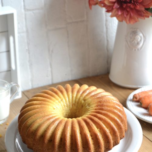 Ciambella a raggio con carote cannella e zucchero di canna