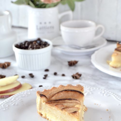 Crostata di Pasta frolla alle Nocciole, con Crema di Mele e Cannella