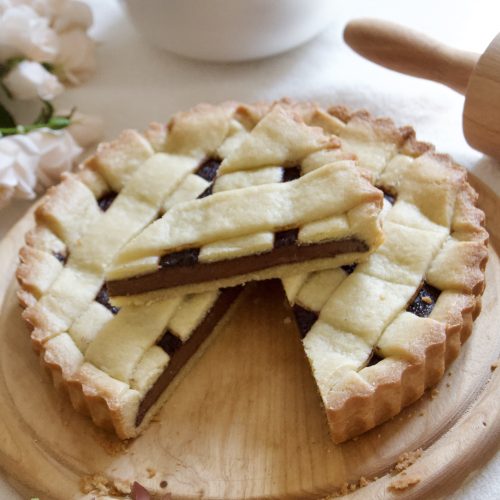 Crostata di pasta frolla con nutella