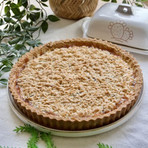 Crostata grattugiata con confettura di fragole